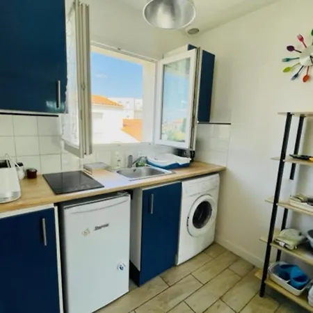 Apartment Bright 36 M Nest With Lovely Balcony